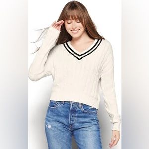 WYNTER white sweater